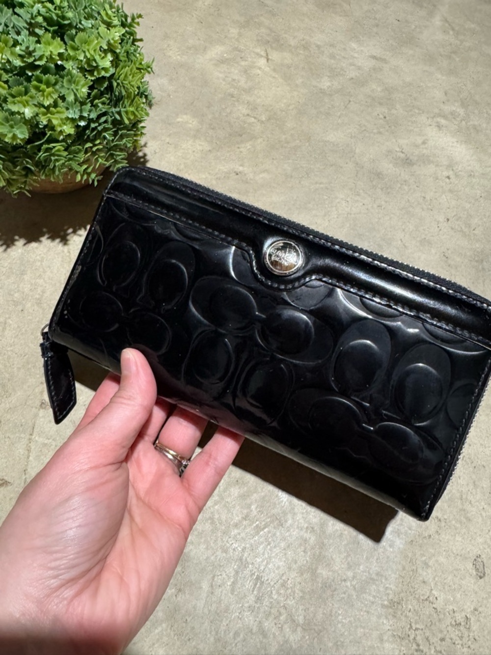 Coach Peyton OP Art Embossed Patent Leather Zip Around Wallet Black Y2K Classic